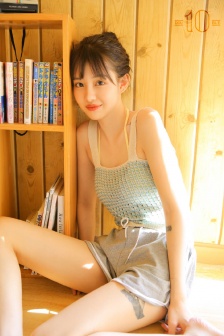 在公交车上女子很配合
